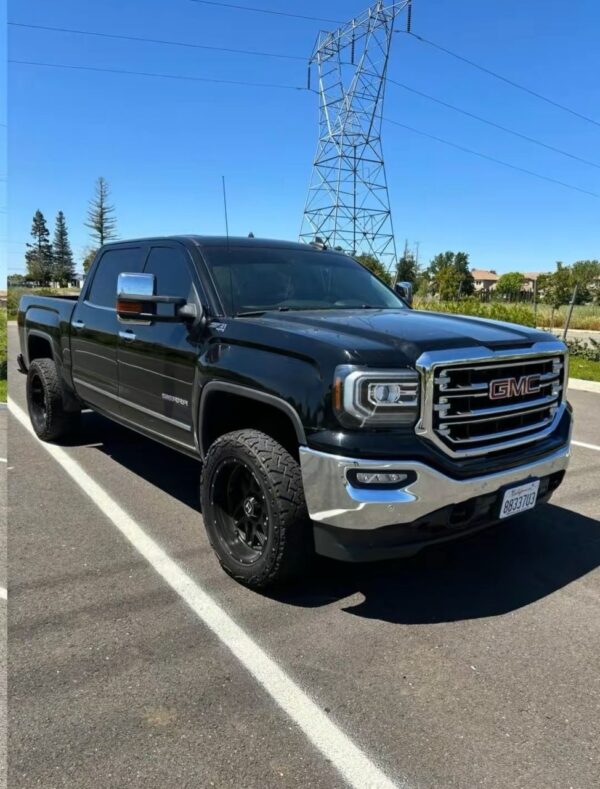 2018 GMC Sierra • Sierra 1500 Crew Cab