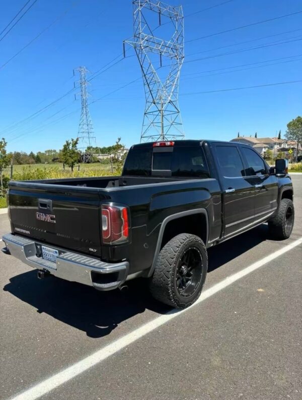 2018 GMC Sierra • Sierra 1500 Crew Cab - Image 2