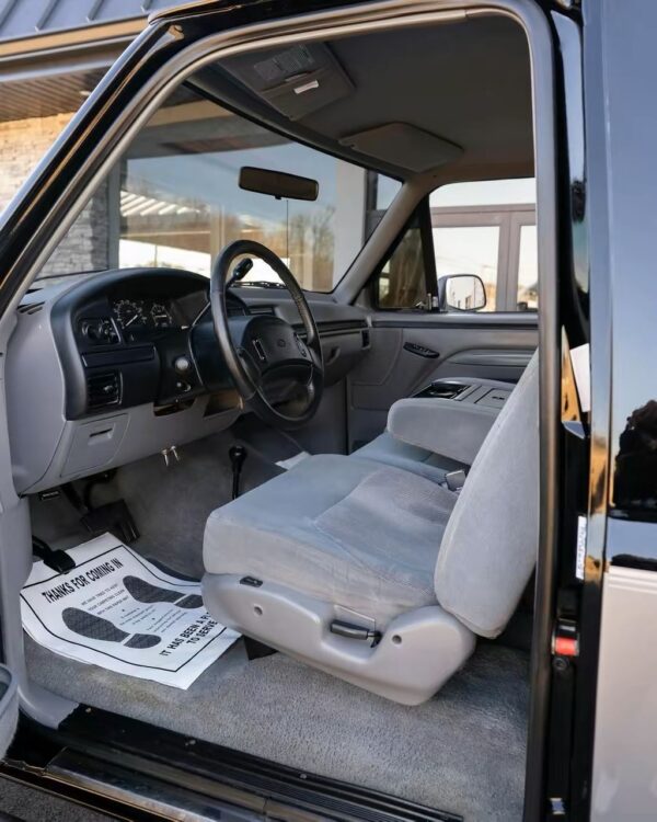 1997 Ford F350 XLT 4X4 - Image 3