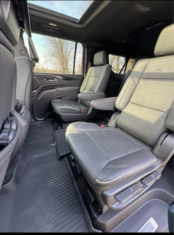2023 Cadillac Escalade ESV Sport - Image 2