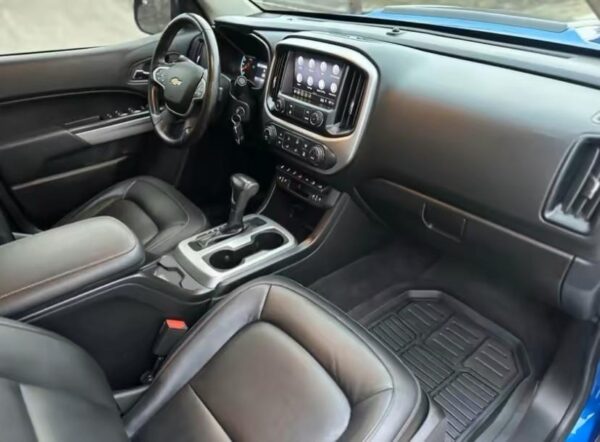 For sale 2019 Chevy Colorado ZR2 crew cab 4x4 - Image 3