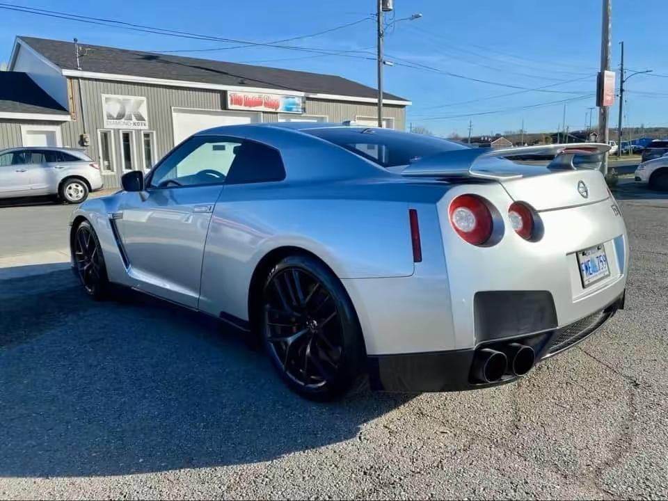 2010 Nissan GT-R - Image 4
