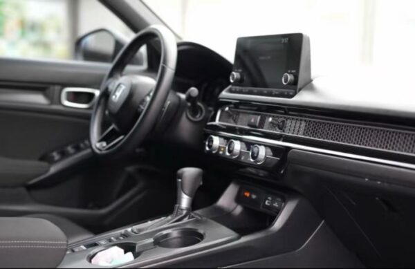 2024 Honda Civic Sports - Image 4