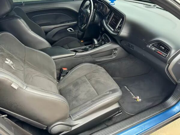 2020 Dodge Challenger - Image 3