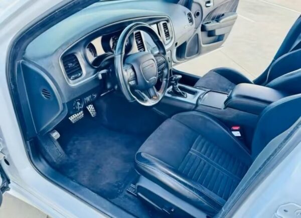 2018 Dodge Charger Daytona - Image 3
